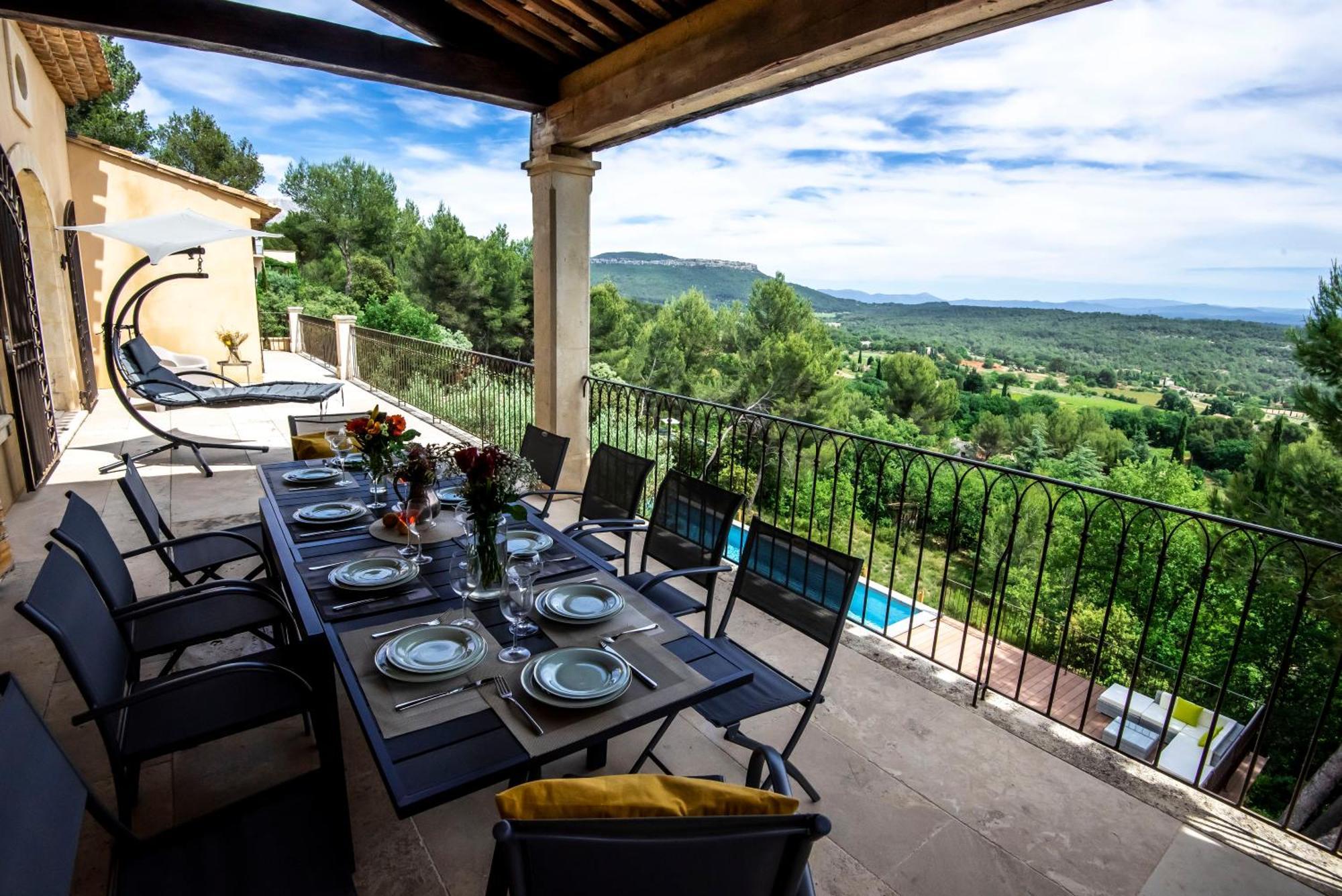 Villa Lumineuse Avec Piscine Clim 1Ere Etage Vue Panoramique Sur Les Montagnes Sur Le Site De La Sainte-Victoire Le Tholonet Exterior photo
